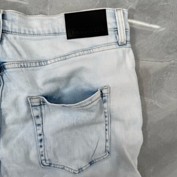 Women's DKNY Jeans High-Rise Wide-Leg Cargo Jeans Light Wash Cotton Plus Size 32 - Picture 12 of 16